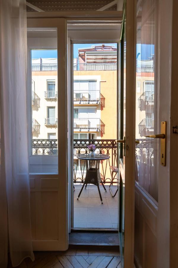 Garys Bright And Spacious Two Bedroom Flat Near Danube Budapest Bagian luar foto