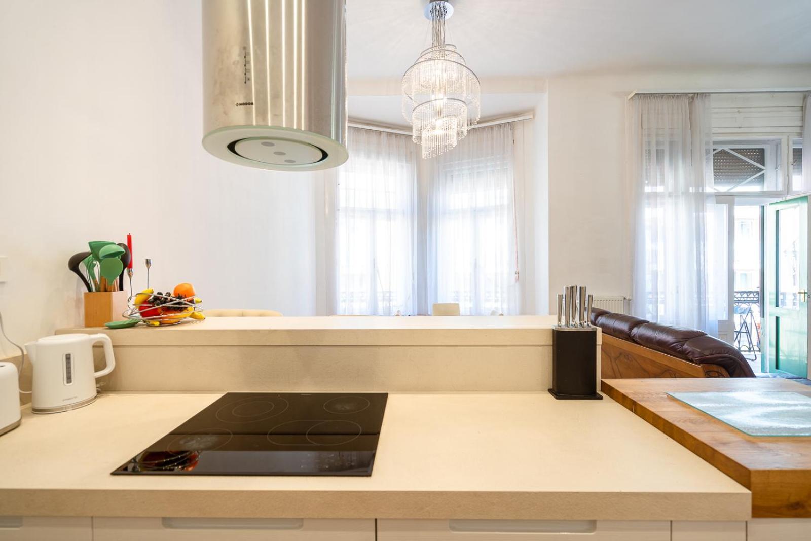 Garys Bright And Spacious Two Bedroom Flat Near Danube Budapest Bagian luar foto